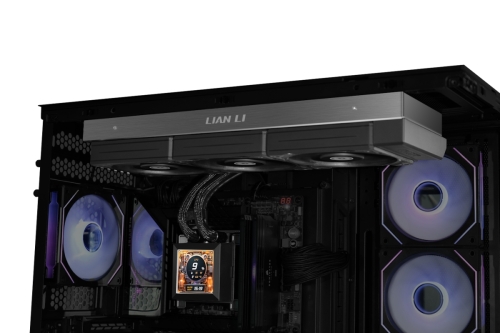 Lian Li HydroShift LCD 360Sシリーズ水冷キット BK - 設置例
